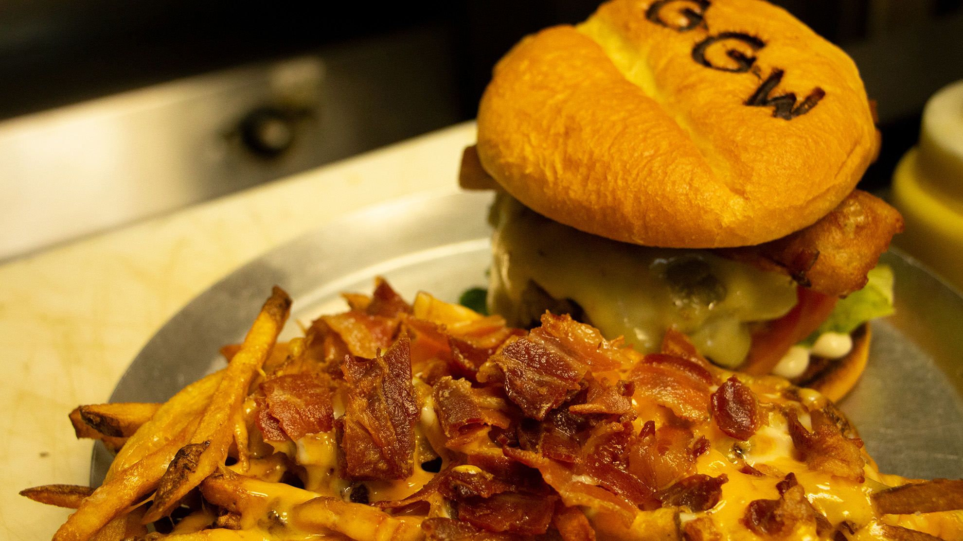Grills Gon Wild Green Chile Burger